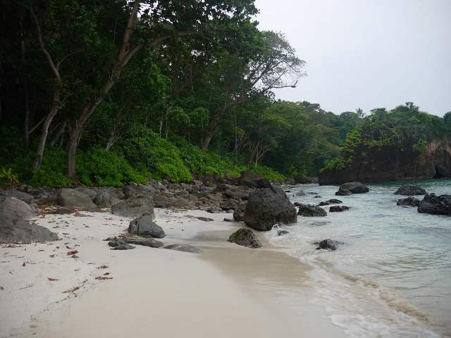 Salah satu pantai di Sabang yang masih jarang dikunjungi wisatawan, lokasinya dekat Pade Resort, foto diambil oleh Ratna Nana