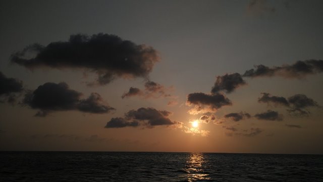 Panorama matahari terbenam di Pantai Nemberala