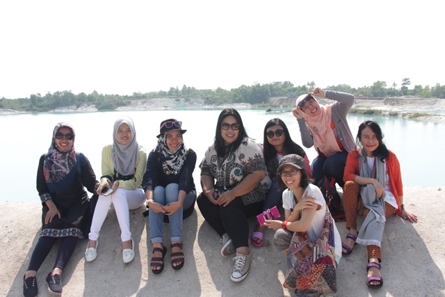 Wisatawan yang datang ke Danau Kaolin biasanya hanya sekedar singgah untuk mengambil foto