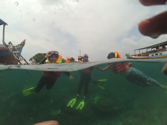 Snorkeling di sekitaran Pulau Lengkuas